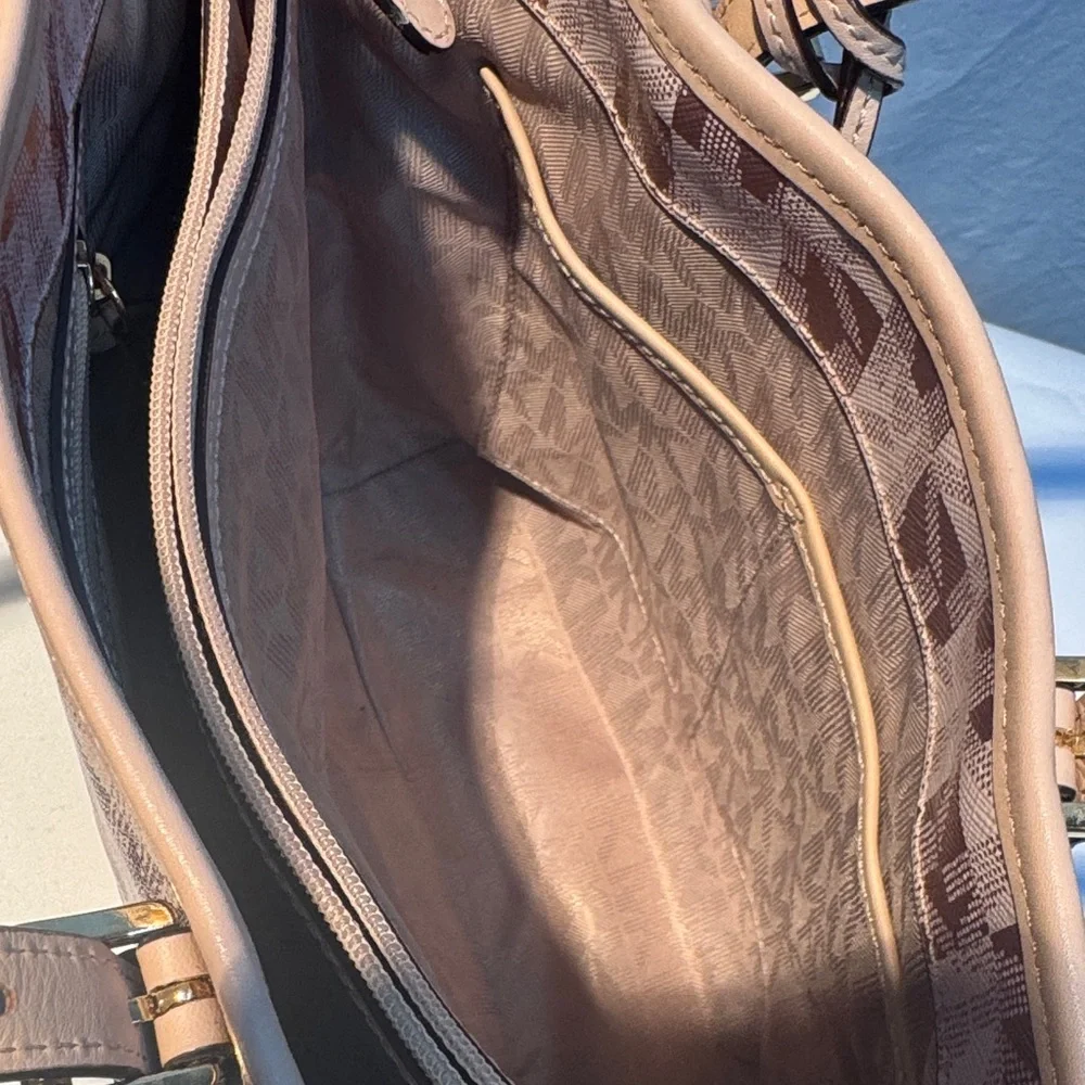 Michael Kors Beige and Pink Geometric Tote - Picture 6 of 15